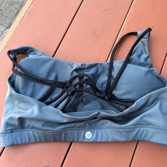 Livi cross strap athletic bra. So 20. Gray. Mesh sides - Picture 3 of 6